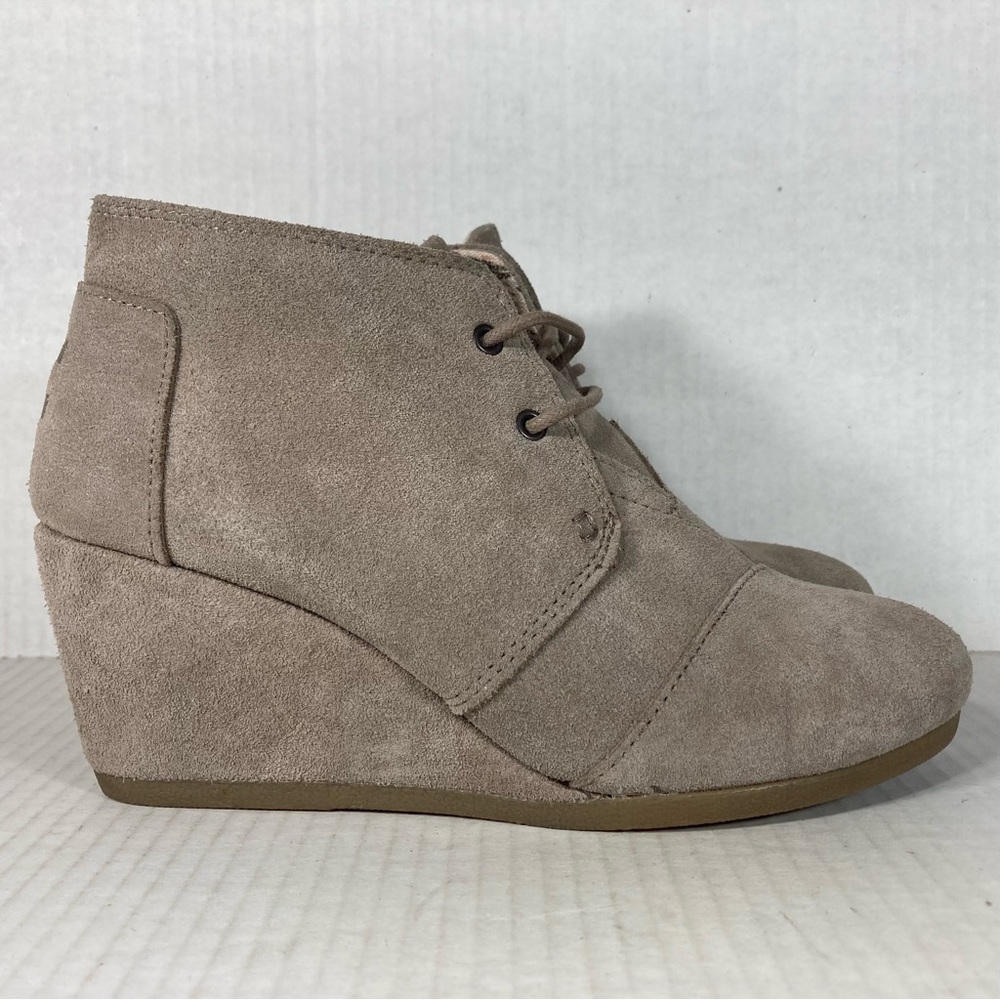 Toms Booties Size 6.5 Women Beige Tan Suede Leather Wedge Comfort Casual Boots